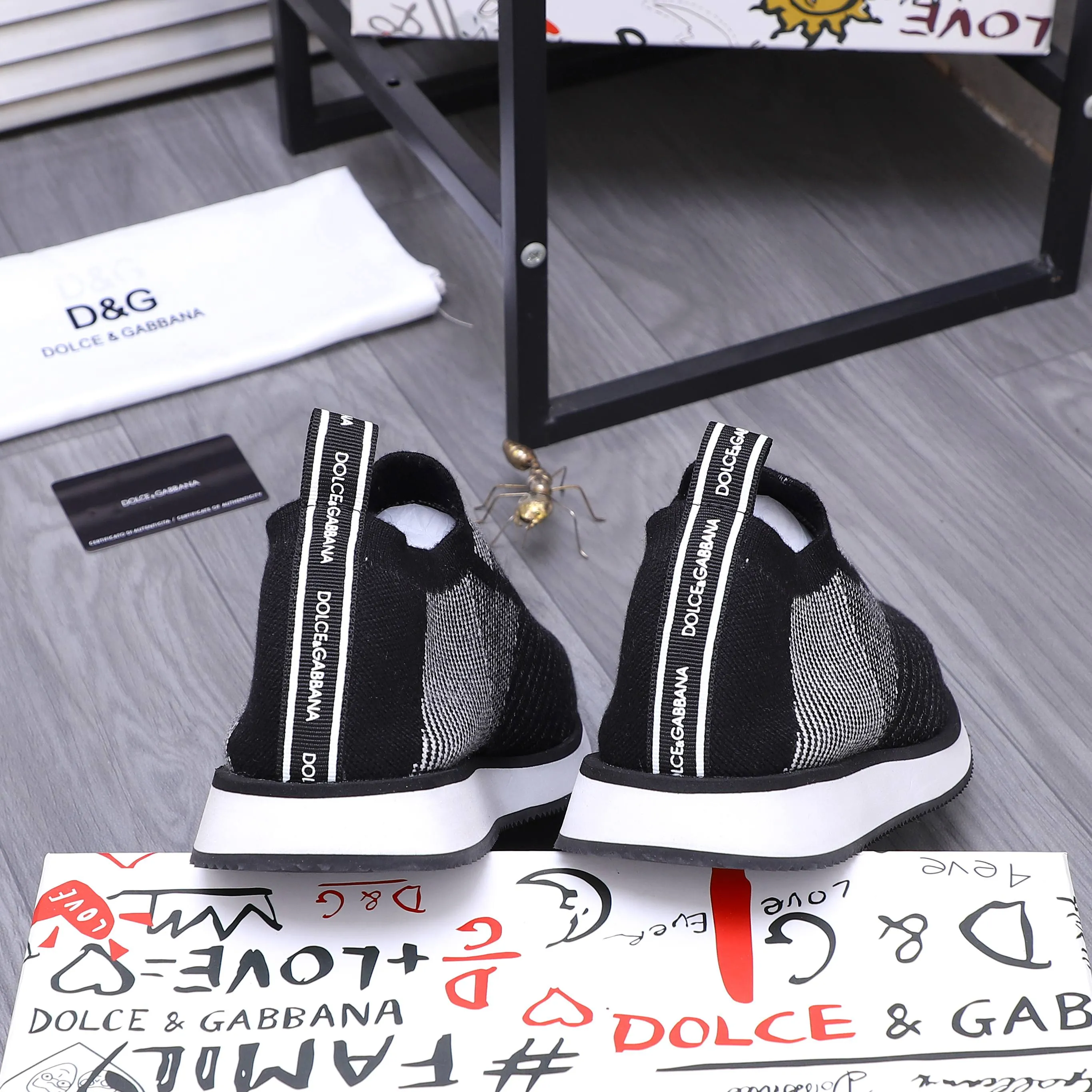 Men's shoes 💰p360 Product trademark: DG (Dolce & Gabbana) casual shoes for couples. Regular size: 36-46 (45.46 is custom-made and non-refundable) Product materials: Selected fly-knit breathable upper, cowhide insole, rubber outsole
